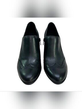 Born Chakri Black Leather Wingtip Side Zip Ankle Booties Pumps Stacked Heel Acad